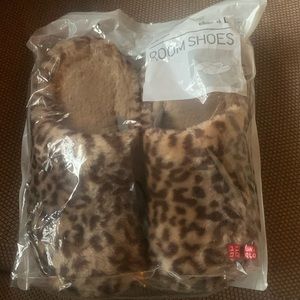 New Uniqlo Leopard room shoes. Fits 9-10